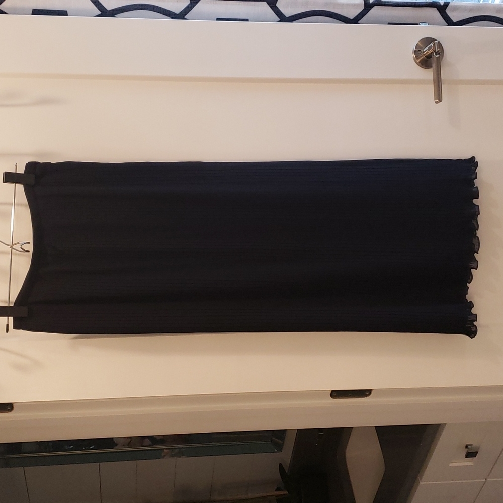 Dana Buchman Pleated Skirt in Navy Blue